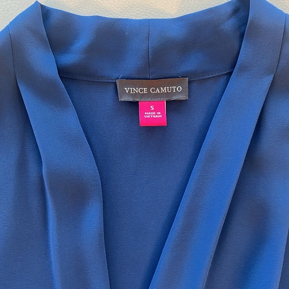 Vince Camuto. Never worn. Size S. beautiful steel blue colour. - Picture 2 of 3